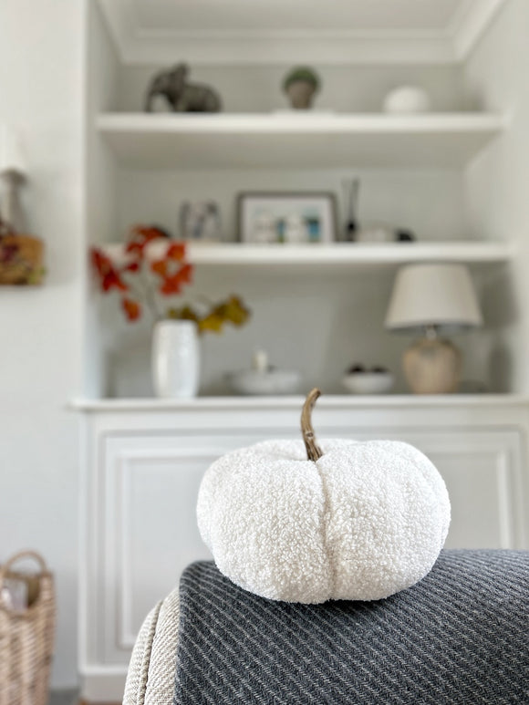 Boucle Style White Pumpkin