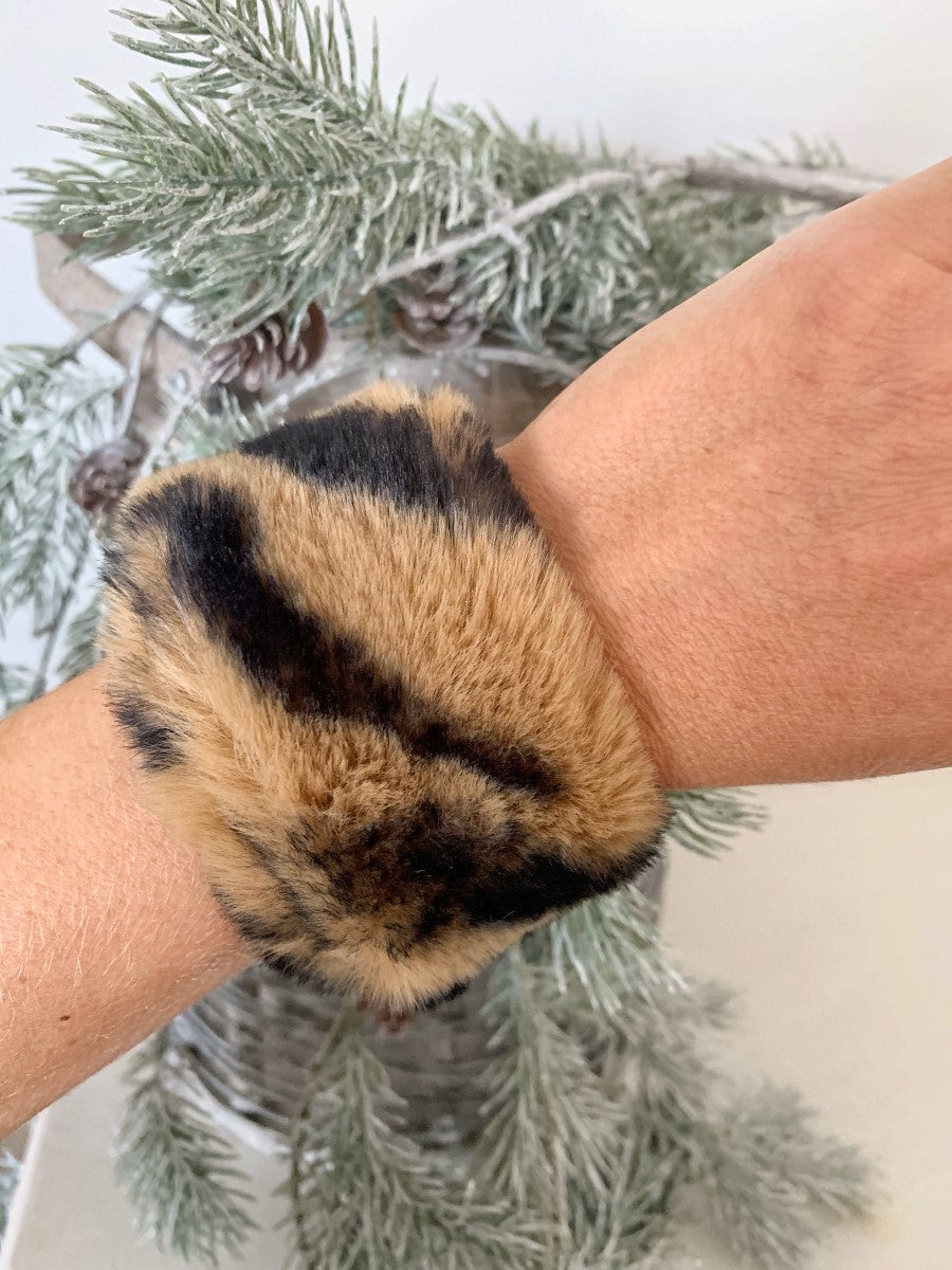 Faux Fur Snap Cuff WAS £16.99 – Nest Homely Interiors